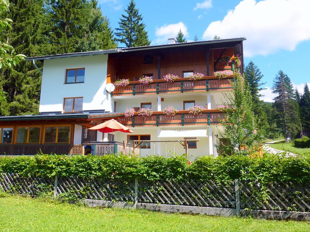 Appartement-Pension Familie Gewessler Бад-Миттерндорф Экстерьер фото