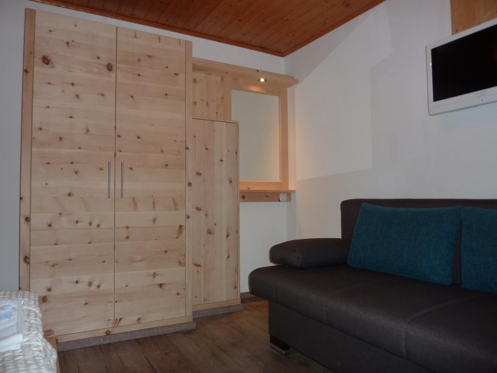 Appartement-Pension Familie Gewessler Бад-Миттерндорф Экстерьер фото
